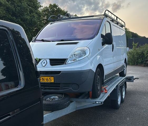 Зелений Фольксваген Transporter, об'ємом двигуна 2.5 л та пробігом 300 тис. км за 5228 $, фото 4 на Automoto.ua