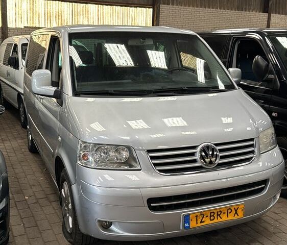 Зелений Фольксваген Transporter, об'ємом двигуна 2.5 л та пробігом 300 тис. км за 5228 $, фото 2 на Automoto.ua