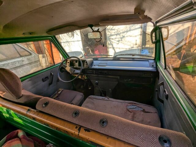 Зеленый Фольксваген Transporter, объемом двигателя 1.6 л и пробегом 400 тыс. км за 700 $, фото 5 на Automoto.ua