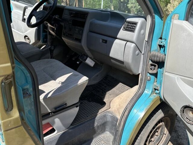 Зелений Фольксваген Transporter, об'ємом двигуна 1.97 л та пробігом 329 тис. км за 2366 $, фото 4 на Automoto.ua