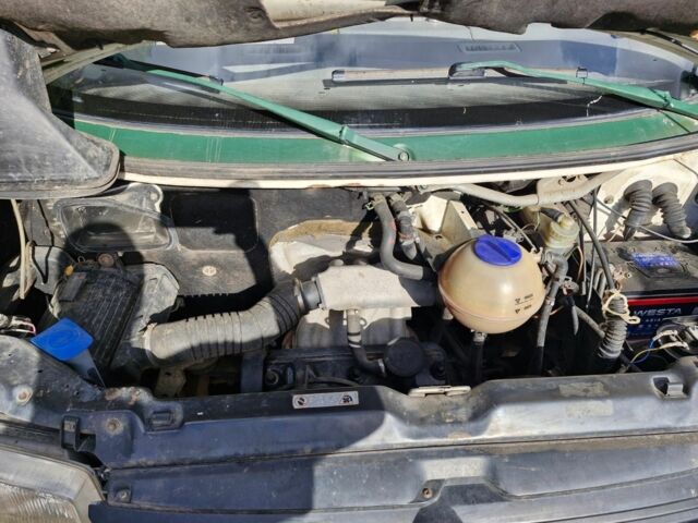 Зеленый Фольксваген Transporter, объемом двигателя 1.9 л и пробегом 331 тыс. км за 3200 $, фото 12 на Automoto.ua