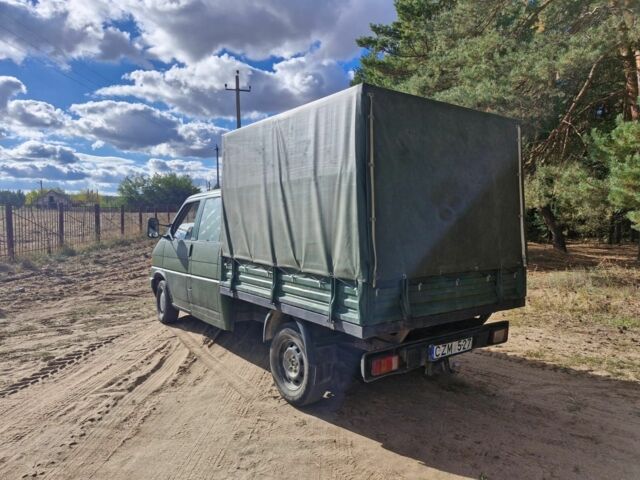 Зеленый Фольксваген Transporter, объемом двигателя 1.9 л и пробегом 331 тыс. км за 3200 $, фото 5 на Automoto.ua