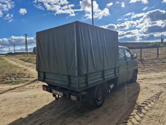 Зеленый Фольксваген Transporter, объемом двигателя 1.9 л и пробегом 331 тыс. км за 3200 $, фото 4 на Automoto.ua