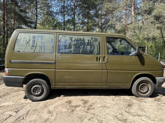 Зелений Фольксваген Transporter, об'ємом двигуна 1.97 л та пробігом 329 тис. км за 2366 $, фото 2 на Automoto.ua