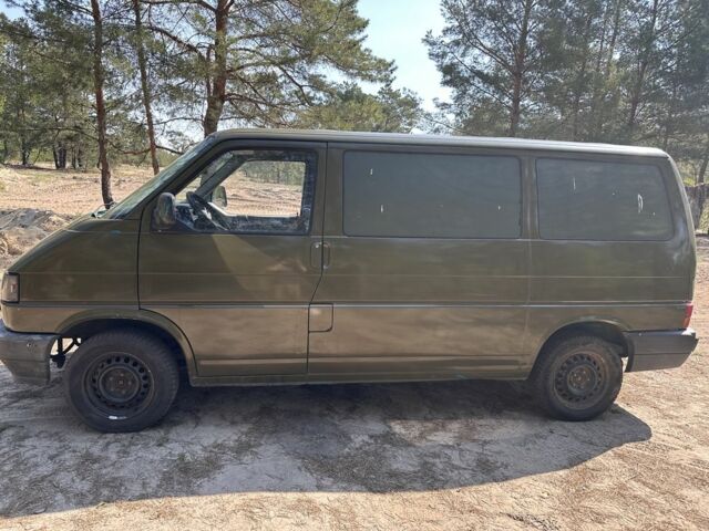 Зелений Фольксваген Transporter, об'ємом двигуна 1.97 л та пробігом 329 тис. км за 2366 $, фото 3 на Automoto.ua