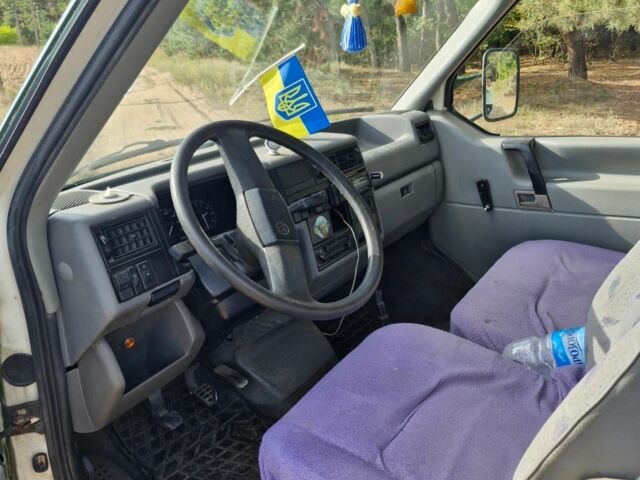 Зеленый Фольксваген Transporter, объемом двигателя 1.9 л и пробегом 331 тыс. км за 3200 $, фото 9 на Automoto.ua