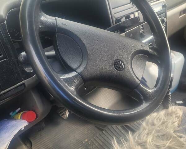 Зеленый Фольксваген Transporter, объемом двигателя 1.9 л и пробегом 350 тыс. км за 3000 $, фото 1 на Automoto.ua