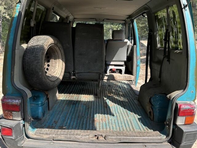 Зелений Фольксваген Transporter, об'ємом двигуна 1.97 л та пробігом 329 тис. км за 2366 $, фото 6 на Automoto.ua