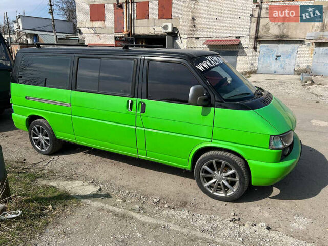 Зелений Фольксваген Transporter, об'ємом двигуна 2.4 л та пробігом 340 тис. км за 4300 $, фото 1 на Automoto.ua