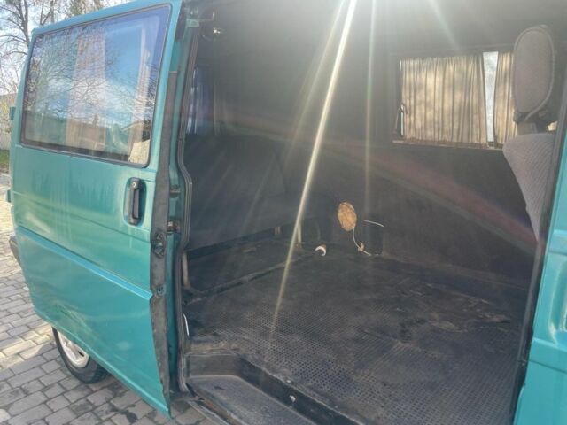 Зеленый Фольксваген Transporter, объемом двигателя 1.9 л и пробегом 398 тыс. км за 2700 $, фото 5 на Automoto.ua