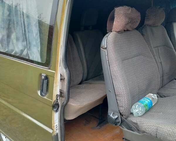 Зеленый Фольксваген Transporter, объемом двигателя 1.9 л и пробегом 250 тыс. км за 3086 $, фото 9 на Automoto.ua