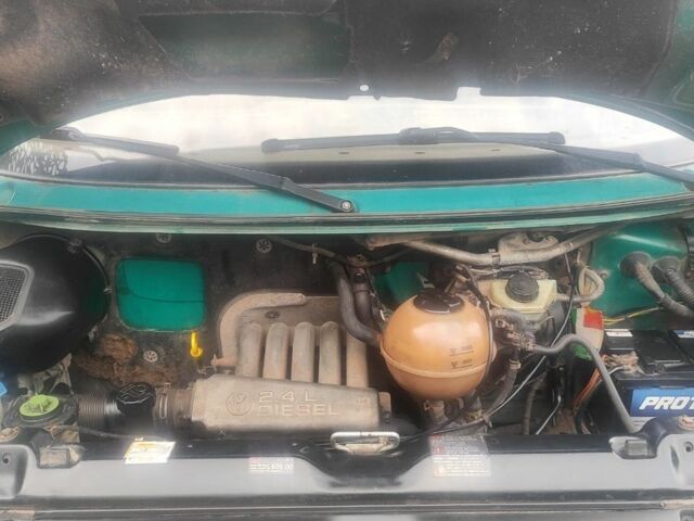 Зеленый Фольксваген Transporter, объемом двигателя 0 л и пробегом 370 тыс. км за 2300 $, фото 5 на Automoto.ua