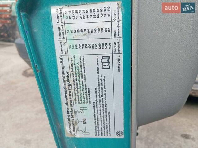 Зелений Фольксваген Transporter, об'ємом двигуна 2.4 л та пробігом 658 тис. км за 3500 $, фото 7 на Automoto.ua