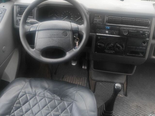 Зеленый Фольксваген Transporter, объемом двигателя 0 л и пробегом 370 тыс. км за 2300 $, фото 4 на Automoto.ua