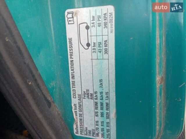 Зелений Фольксваген Transporter, об'ємом двигуна 2.4 л та пробігом 658 тис. км за 3500 $, фото 5 на Automoto.ua