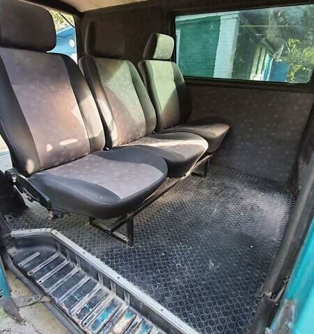 Зелений Фольксваген Transporter, об'ємом двигуна 2.4 л та пробігом 658 тис. км за 3500 $, фото 8 на Automoto.ua