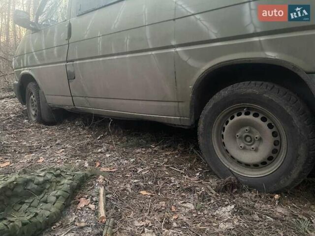 Зеленый Фольксваген Transporter, объемом двигателя 1.9 л и пробегом 680 тыс. км за 3200 $, фото 5 на Automoto.ua