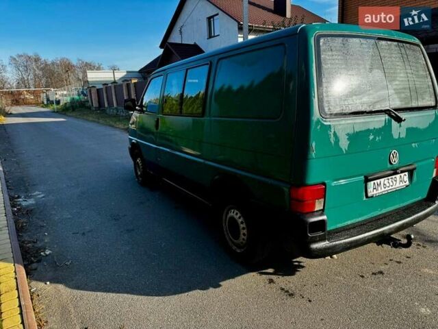 Зеленый Фольксваген Transporter, объемом двигателя 2.4 л и пробегом 600 тыс. км за 3200 $, фото 4 на Automoto.ua