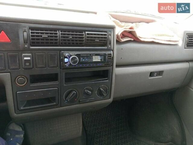 Зелений Фольксваген Transporter, об'ємом двигуна 1.9 л та пробігом 320 тис. км за 6800 $, фото 8 на Automoto.ua