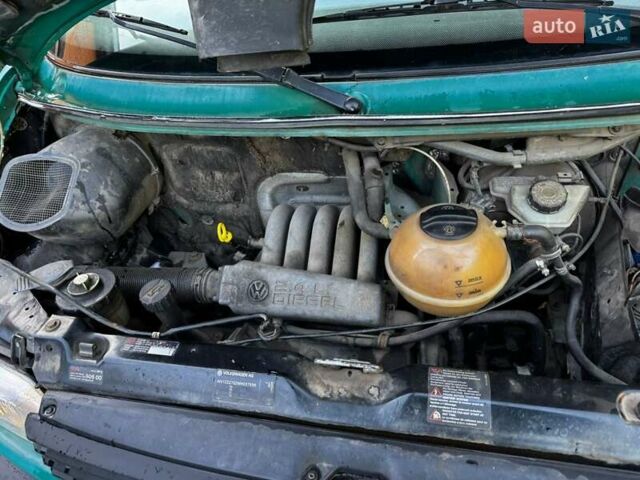 Зеленый Фольксваген Transporter, объемом двигателя 2.4 л и пробегом 600 тыс. км за 3200 $, фото 13 на Automoto.ua