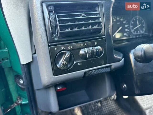 Зеленый Фольксваген Transporter, объемом двигателя 2.4 л и пробегом 600 тыс. км за 3200 $, фото 8 на Automoto.ua