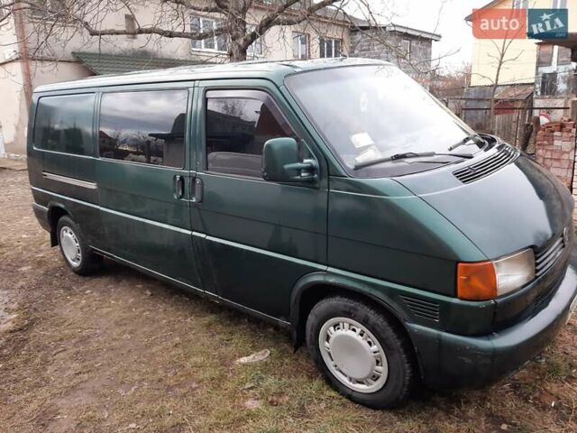 Зелений Фольксваген Transporter, об'ємом двигуна 2.4 л та пробігом 445 тис. км за 5500 $, фото 2 на Automoto.ua