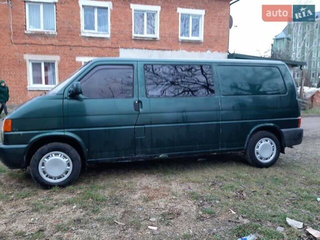 Зелений Фольксваген Transporter, об'ємом двигуна 2.4 л та пробігом 445 тис. км за 5500 $, фото 1 на Automoto.ua