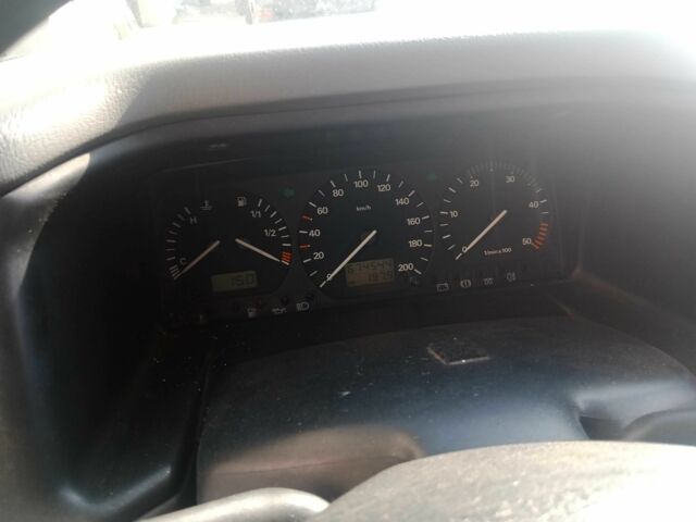 Зеленый Фольксваген Transporter, объемом двигателя 2.5 л и пробегом 670 тыс. км за 3886 $, фото 4 на Automoto.ua