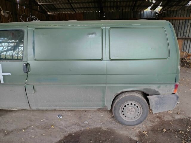 Зеленый Фольксваген Transporter, объемом двигателя 2.4 л и пробегом 350 тыс. км за 2000 $, фото 2 на Automoto.ua