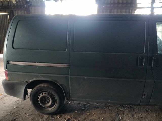 Зеленый Фольксваген Transporter, объемом двигателя 2.4 л и пробегом 350 тыс. км за 2000 $, фото 4 на Automoto.ua