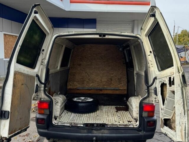 Зелений Фольксваген Transporter, об'ємом двигуна 2.5 л та пробігом 400 тис. км за 2000 $, фото 4 на Automoto.ua