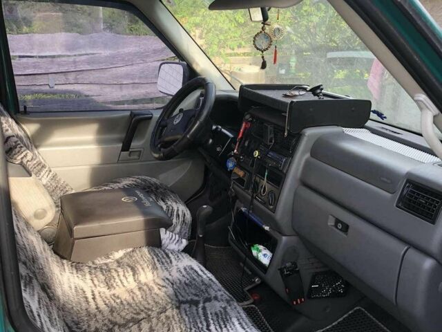 Зеленый Фольксваген Transporter, объемом двигателя 2.5 л и пробегом 332 тыс. км за 6500 $, фото 2 на Automoto.ua