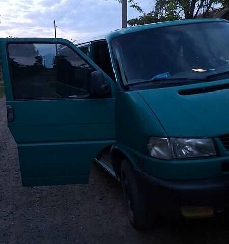 Зеленый Фольксваген Transporter, объемом двигателя 2.5 л и пробегом 395 тыс. км за 5800 $, фото 1 на Automoto.ua