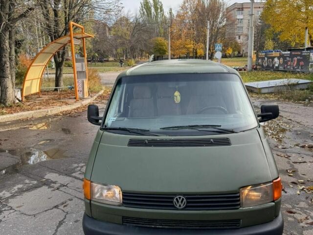 Зелений Фольксваген Transporter, об'ємом двигуна 2.5 л та пробігом 400 тис. км за 2000 $, фото 1 на Automoto.ua