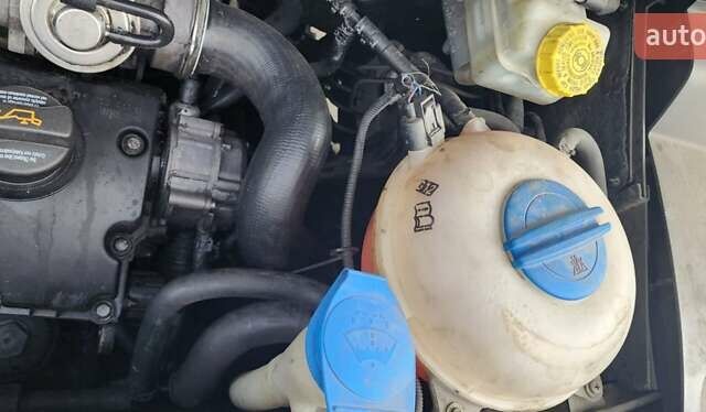 Зеленый Фольксваген Transporter, объемом двигателя 1.9 л и пробегом 340 тыс. км за 9200 $, фото 10 на Automoto.ua