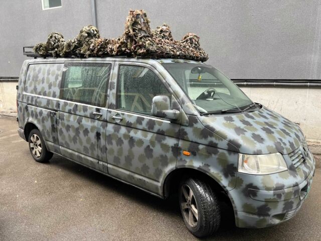 Зеленый Фольксваген Transporter, объемом двигателя 2.4 л и пробегом 350 тыс. км за 12880 $, фото 2 на Automoto.ua