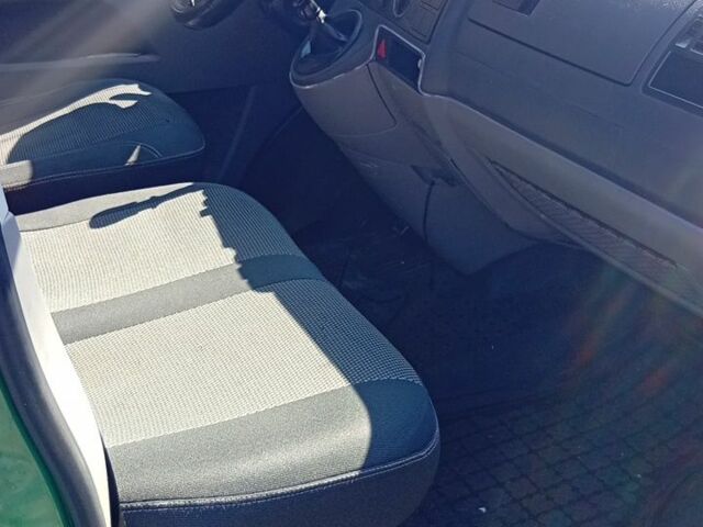 Зеленый Фольксваген Transporter, объемом двигателя 1.9 л и пробегом 390 тыс. км за 6000 $, фото 6 на Automoto.ua