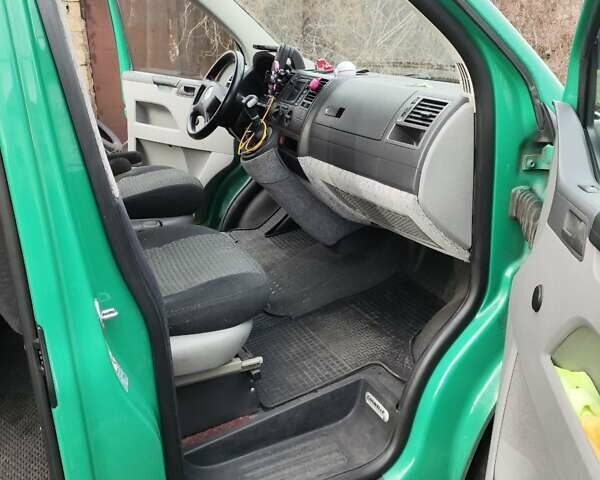 Зелений Фольксваген Transporter, об'ємом двигуна 2.46 л та пробігом 285 тис. км за 8700 $, фото 7 на Automoto.ua