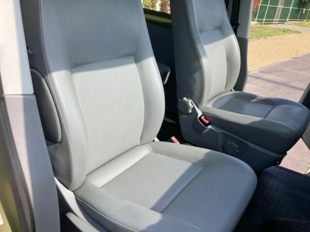 Зеленый Фольксваген Transporter, объемом двигателя 2.5 л и пробегом 190 тыс. км за 6700 $, фото 5 на Automoto.ua