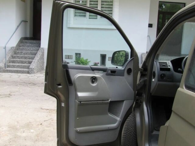 Зеленый Фольксваген Transporter, объемом двигателя 1.9 л и пробегом 196 тыс. км за 3300 $, фото 12 на Automoto.ua