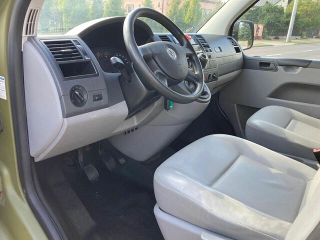 Зеленый Фольксваген Transporter, объемом двигателя 2.5 л и пробегом 190 тыс. км за 6700 $, фото 4 на Automoto.ua