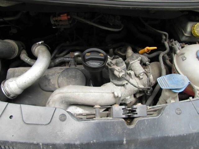 Зеленый Фольксваген Transporter, объемом двигателя 1.9 л и пробегом 196 тыс. км за 3300 $, фото 6 на Automoto.ua