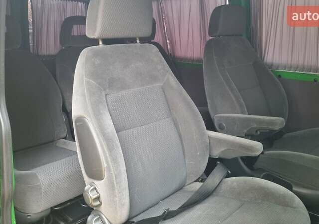 Зеленый Фольксваген Transporter, объемом двигателя 2.5 л и пробегом 285 тыс. км за 10800 $, фото 10 на Automoto.ua