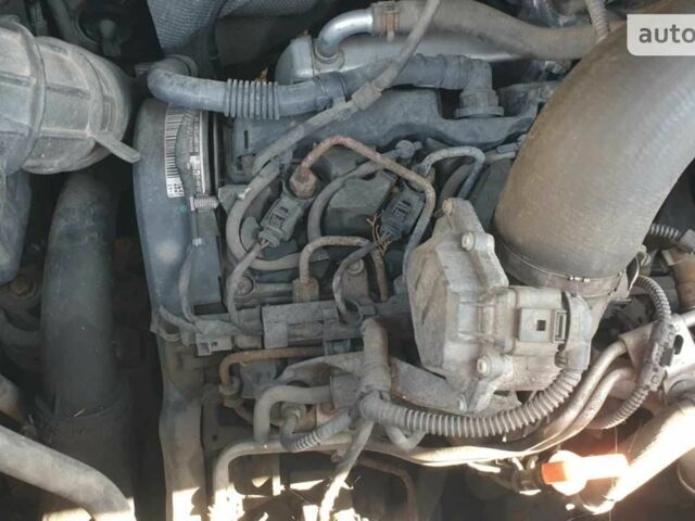 Зелений Фольксваген Transporter, об'ємом двигуна 2 л та пробігом 345 тис. км за 13500 $, фото 14 на Automoto.ua