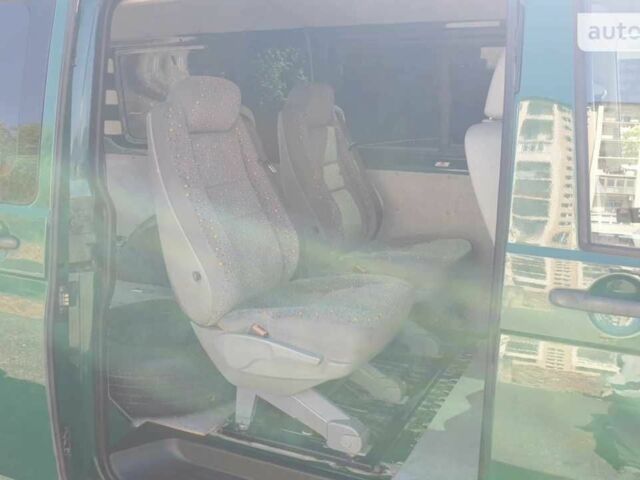 Зелений Фольксваген Transporter, об'ємом двигуна 2 л та пробігом 345 тис. км за 13500 $, фото 5 на Automoto.ua