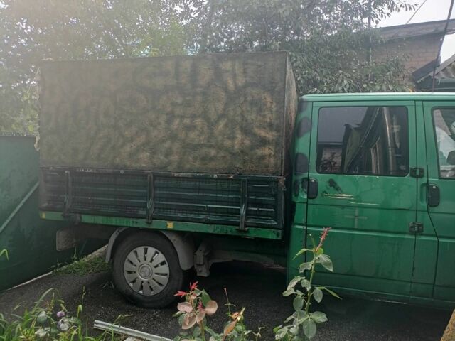 Зеленый Фольксваген Transporter, объемом двигателя 1 л и пробегом 1000 тыс. км за 2350 $, фото 2 на Automoto.ua