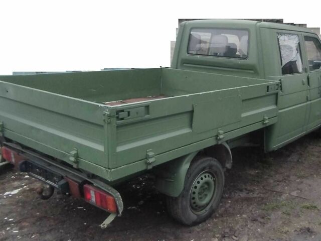 Зелений Фольксваген Transporter, об'ємом двигуна 1.9 л та пробігом 170 тис. км за 3200 $, фото 4 на Automoto.ua