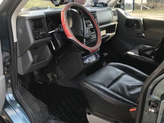 Зелений Фольксваген Transporter, об'ємом двигуна 2.5 л та пробігом 303 тис. км за 6660 $, фото 4 на Automoto.ua