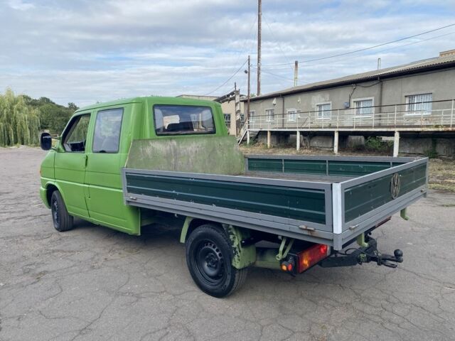 Зелений Фольксваген Transporter, об'ємом двигуна 2.5 л та пробігом 340 тис. км за 3500 $, фото 3 на Automoto.ua
