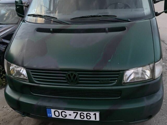 Зеленый Фольксваген Transporter, объемом двигателя 2.4 л и пробегом 216 тыс. км за 4100 $, фото 1 на Automoto.ua